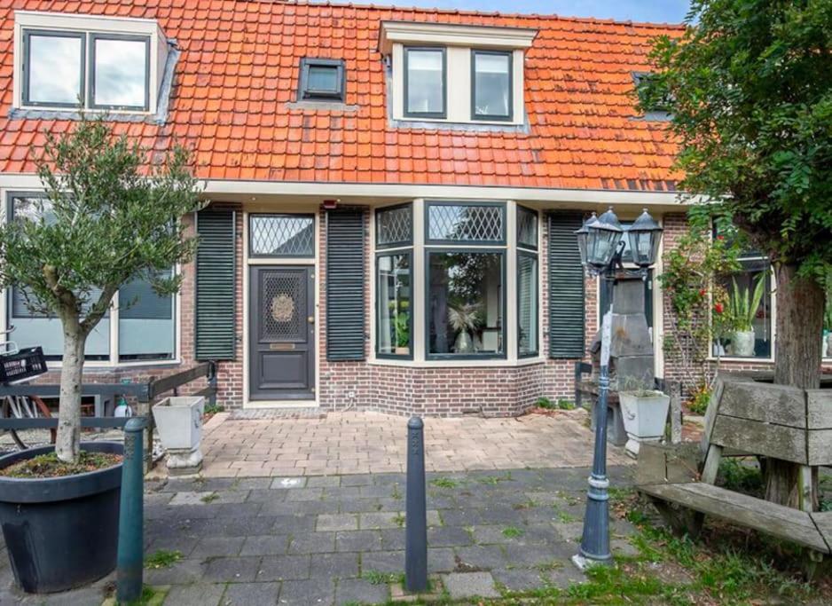 Een Heerlijke Woning Op Loopafstand Van Centrum! Леуварден Екстер'єр фото