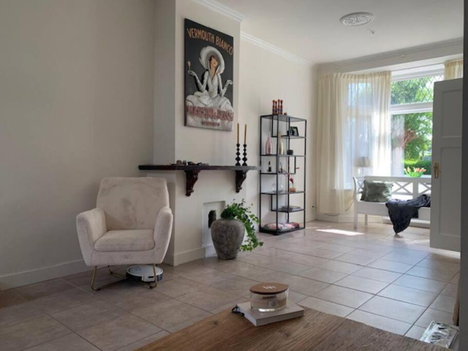 Een Heerlijke Woning Op Loopafstand Van Centrum! Леуварден Екстер'єр фото