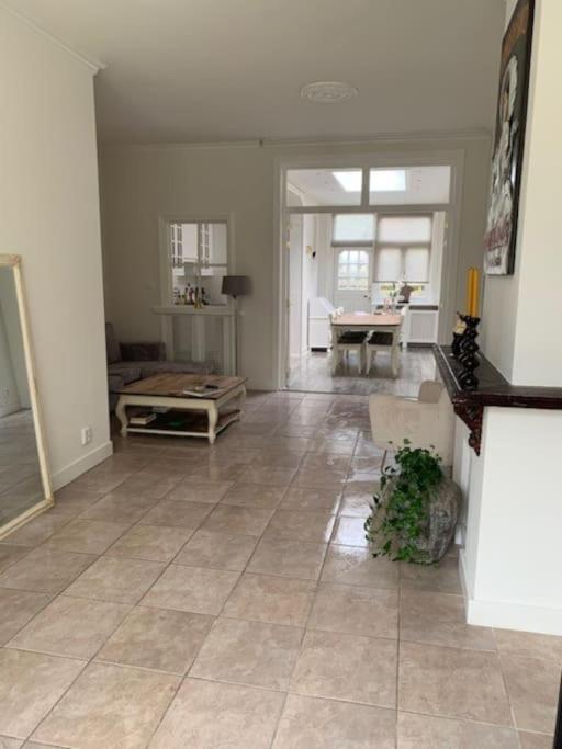 Een Heerlijke Woning Op Loopafstand Van Centrum! Леуварден Екстер'єр фото